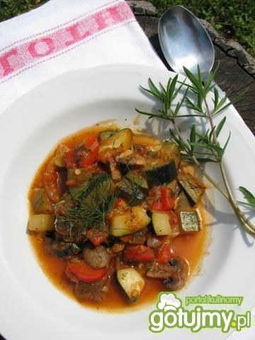 Gulasz cukiniowy z bakaliami