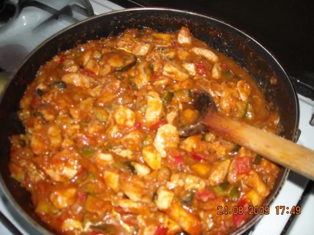 Gulasz drobiowo-warzywno-serowy :)