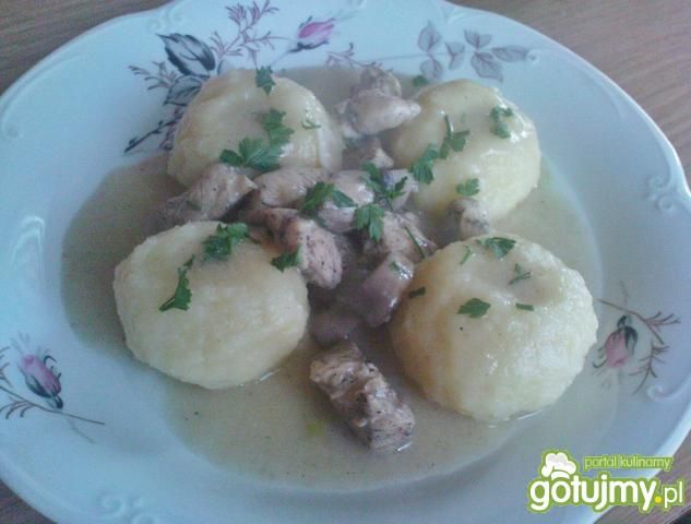 Gulasz drobiowy z pieczarkami 3
