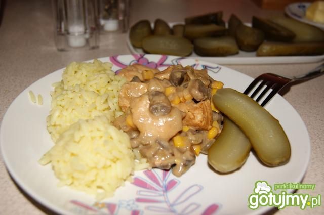 Gulasz drobiowy z ryżem