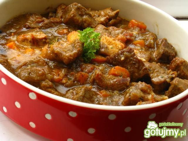 Gulasz dwumiesiwny:) Gulasz dwumiesiwny:)
