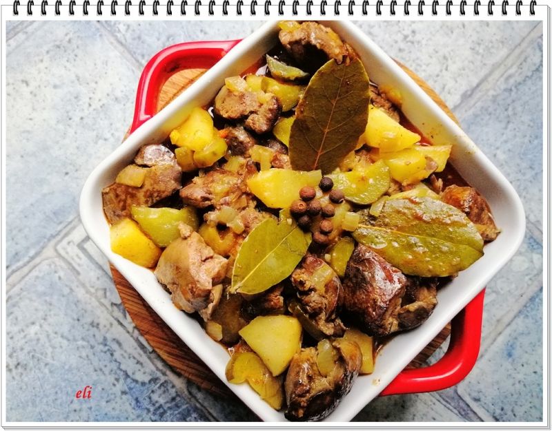 Gulasz Eli z wątróbki drobiowej