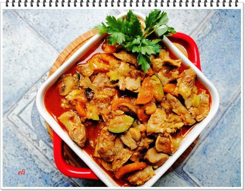 Gulasz Eli z żołądków drobiowych Gulasz Eli z żołądków drobiowych