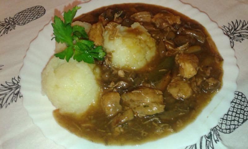 Gulasz mięsno - grzybowy