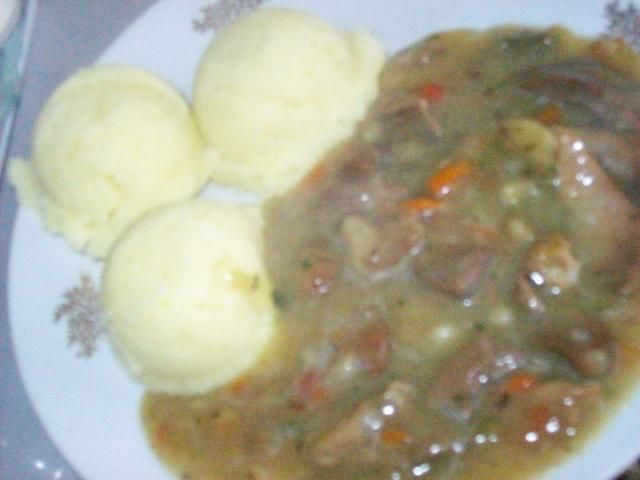 Gulasz mięsno jarzynowy  Gulasz mięsno jarzynowy