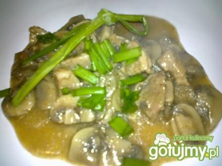 Gulasz miesno-pieczarkowy Gulasz miesno-pieczarkowy