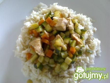 Gulasz miesno-warzywny. Gulasz miesno-warzywny.