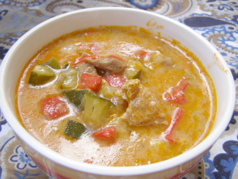 Gulasz mięsno-warzywny Gulasz mięsno-warzywny