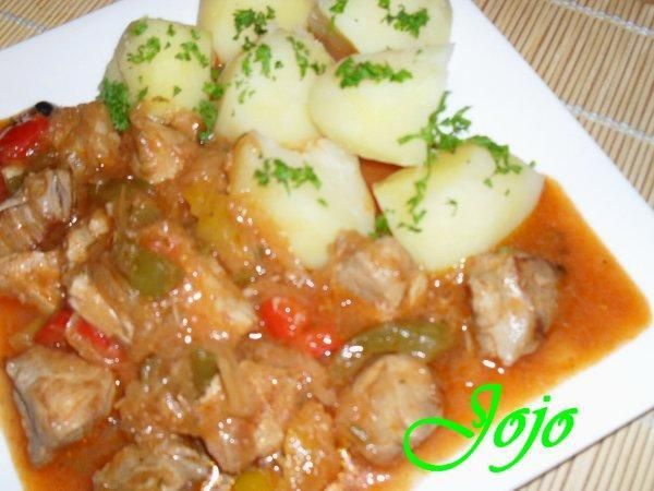 Gulasz prawie segedynski.