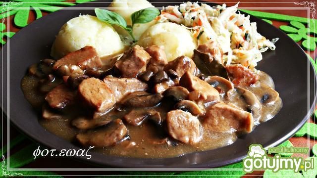 Gulasz szynkowo-pieczarkowy