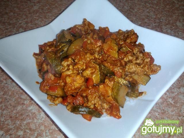 Gulasz warzywno mięsny Gulasz warzywno mięsny