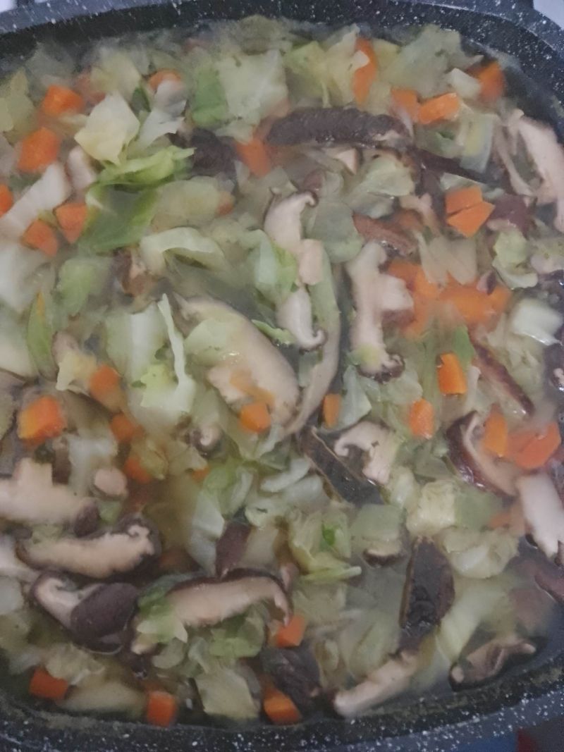 Gulasz warzywny z grzybami shitake