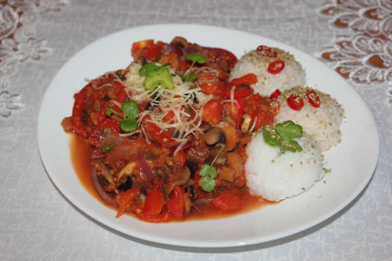 Gulasz wegetariański z bakłażanem