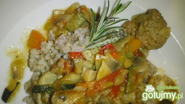 Gulasz wielowarzywny na wołowince