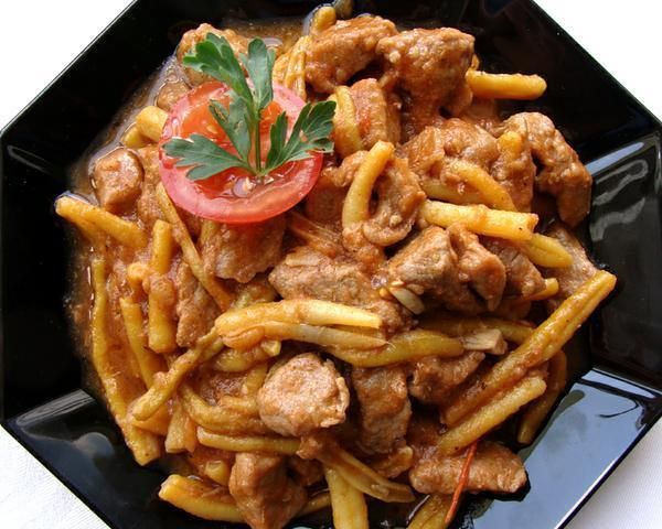 Gulasz wieprzowy z fasolką