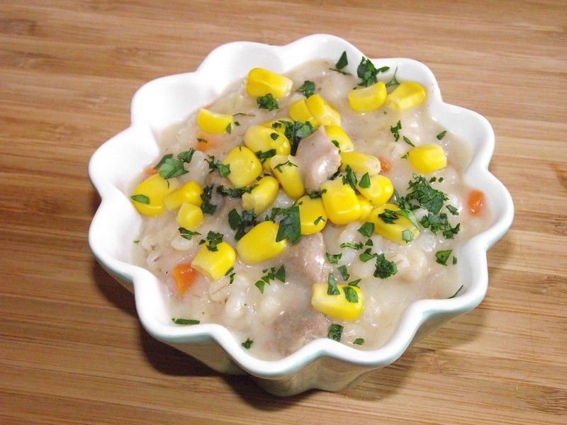 Gulasz wieprzowy z kaszą i kukurydzą  Gulasz wieprzowy z kaszą i kukurydzą