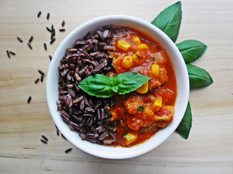 Gulasz wieprzowy z kukurydzą