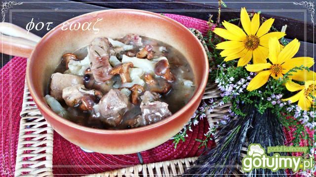 Gulasz wieprzowy z kurkami i kalafiorem Gulasz wieprzowy z kurkami i kalafiorem