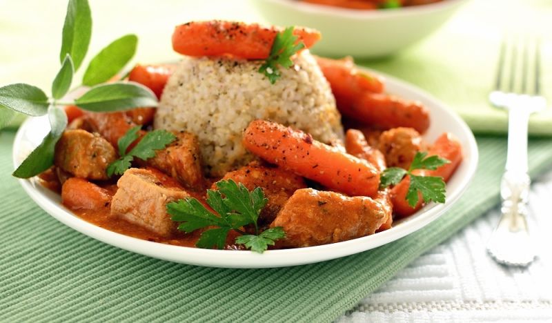 Gulasz wieprzowy z mini marchewką