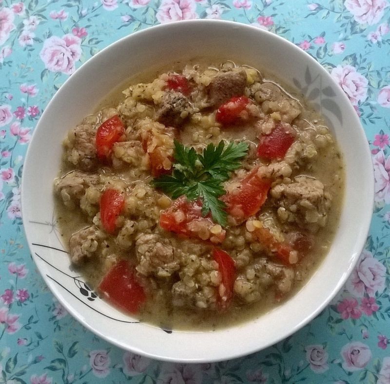 Gulasz wieprzowy z soczewicą i papryką kiszoną Gulasz wieprzowy z soczewicą i papryką kiszoną