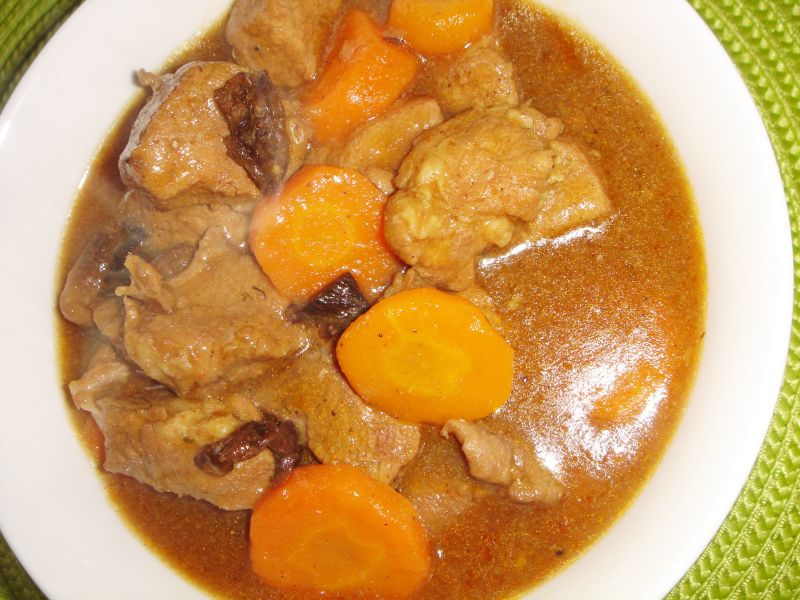 Gulasz wieprzowy z suszonymi grzybami Gulasz wieprzowy z suszonymi grzybami