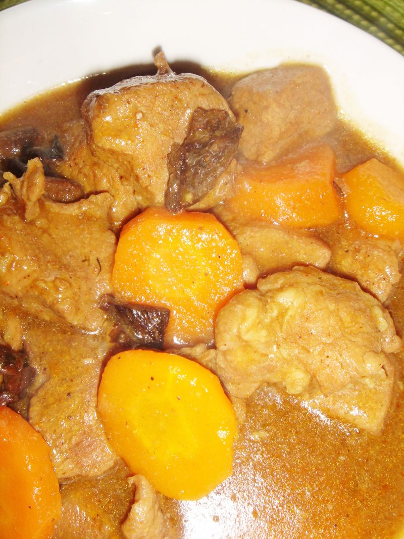 Gulasz wieprzowy z suszonymi grzybami Gulasz wieprzowy z suszonymi grzybami