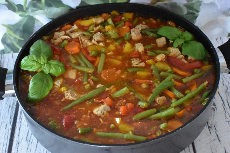 Gulasz wieprzowy z warzywami