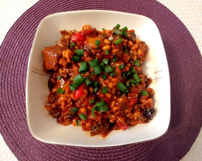 Gulasz wołowy a'la strogonow, z cukinią