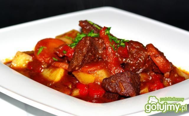 Gulasz wołowy na winie Gulasz wołowy na winie