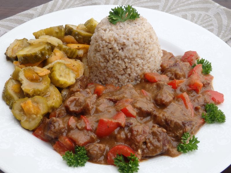 Gulasz wołowy z papryką 