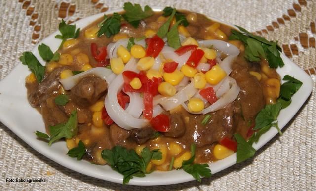 Gulasz wołowy ze złotym ziarnem Gulasz wołowy ze złotym ziarnem