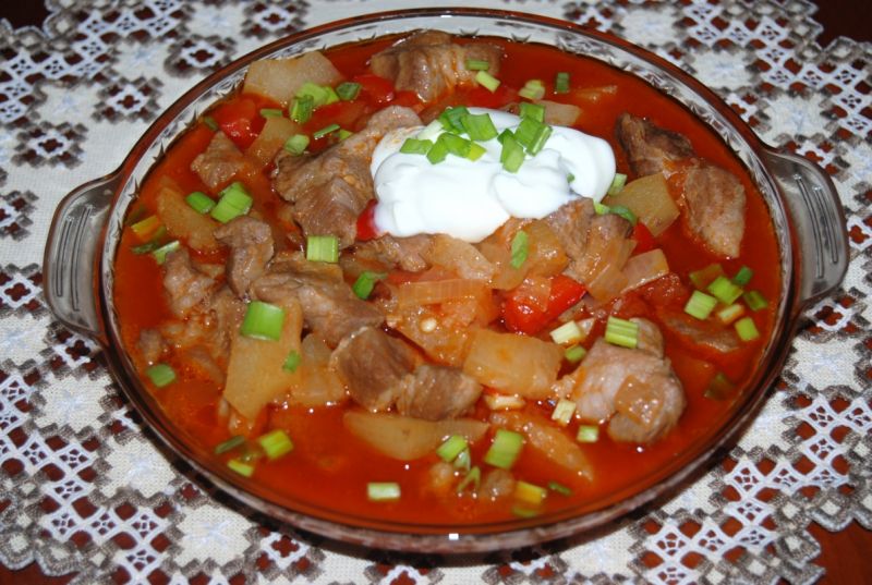 Gulasz z ananasem i papryką  Gulasz z ananasem i papryką