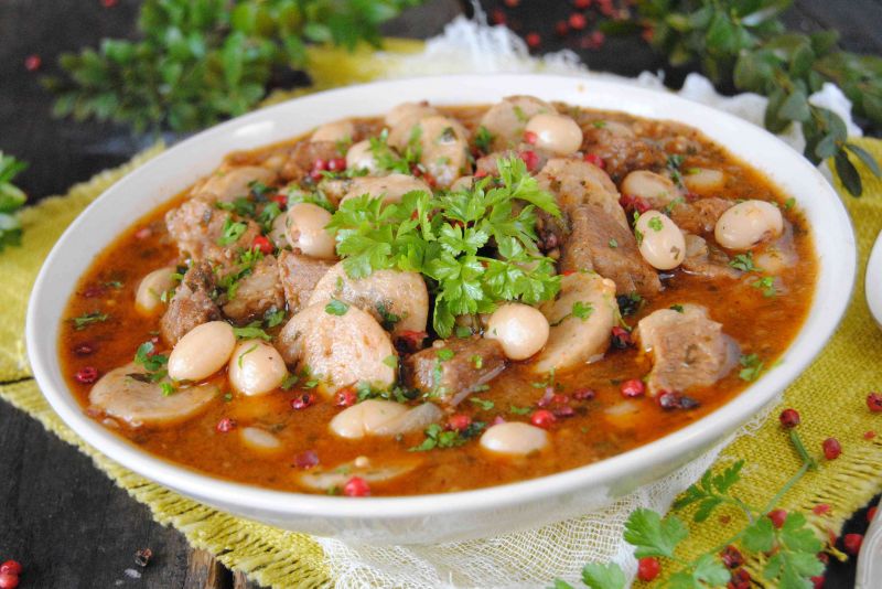 Gulasz z białą kiełbasą Gulasz z białą kiełbasą