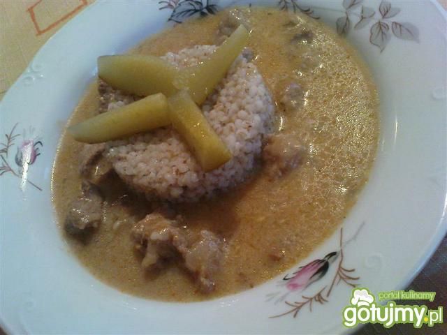 Gulasz z biodrówki z musztardą
