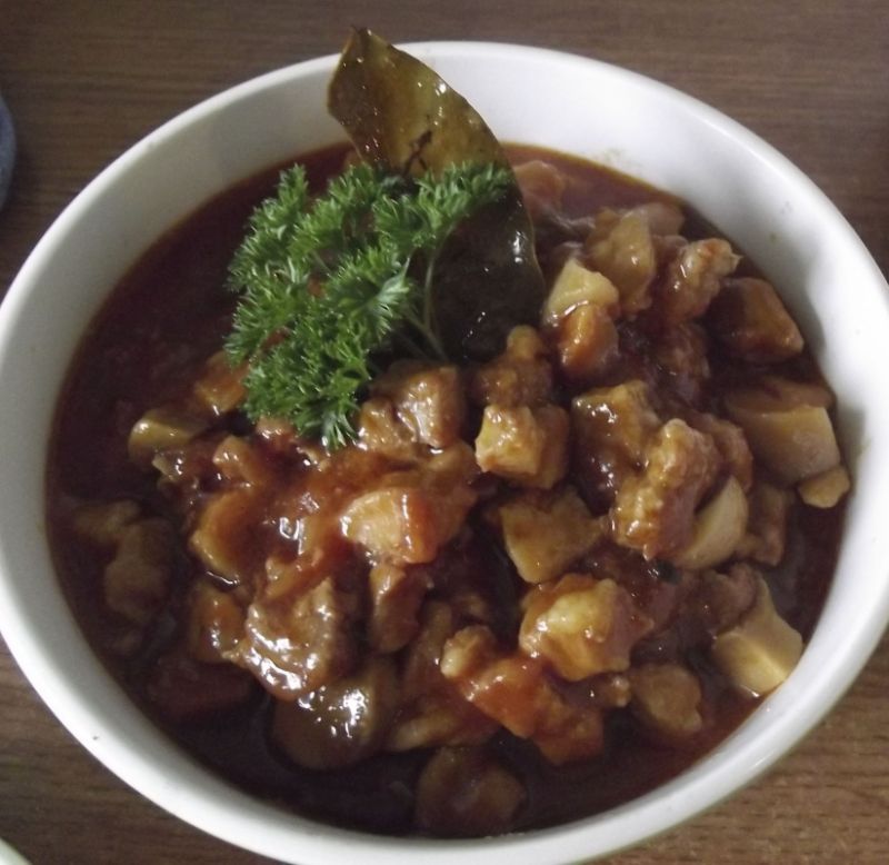 Gulasz z cebulką i pieczarką Gulasz z cebulką i pieczarką