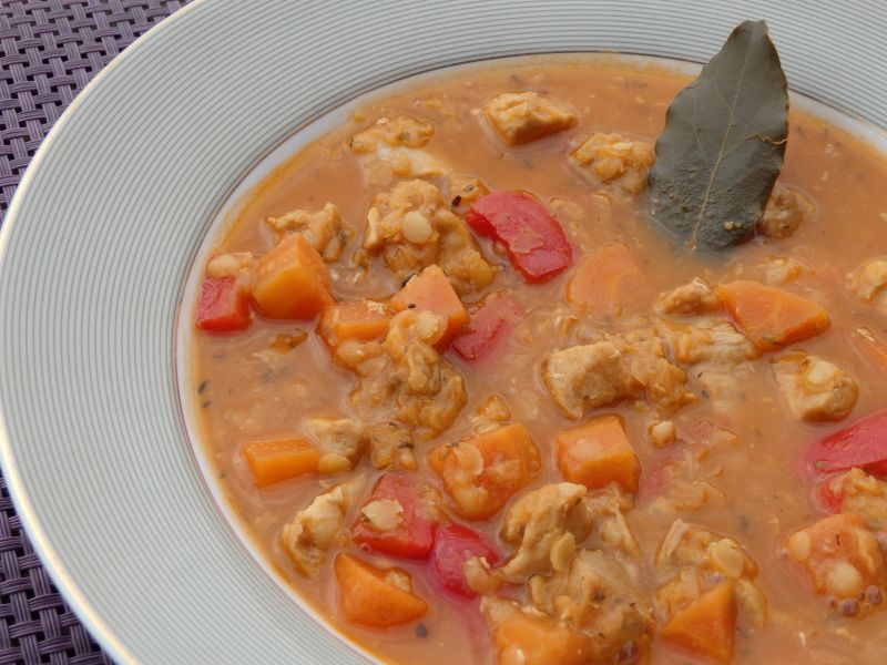 Gulasz z czerwoną soczewicą