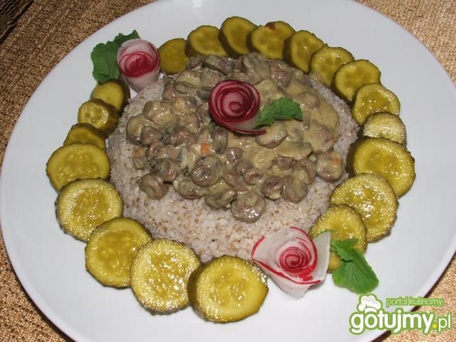 Gulasz z drobiowych serc Gulasz z drobiowych serc