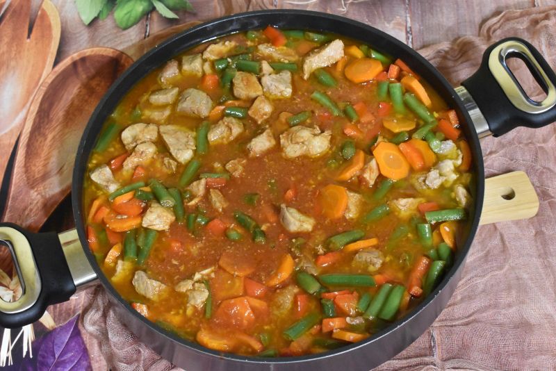 Gulasz z fasolką Gulasz z fasolką
