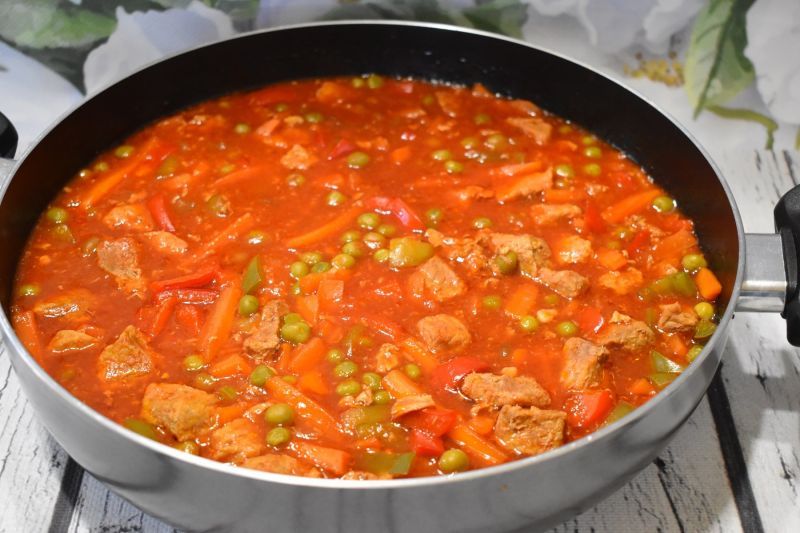 Gulasz z groszkiem Gulasz z groszkiem