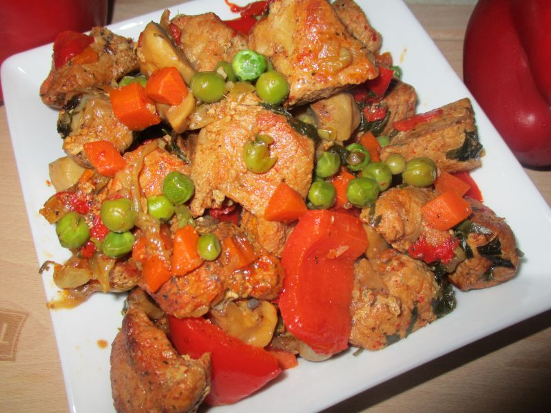 Gulasz z groszkiem i marchewką Gulasz z groszkiem i marchewką