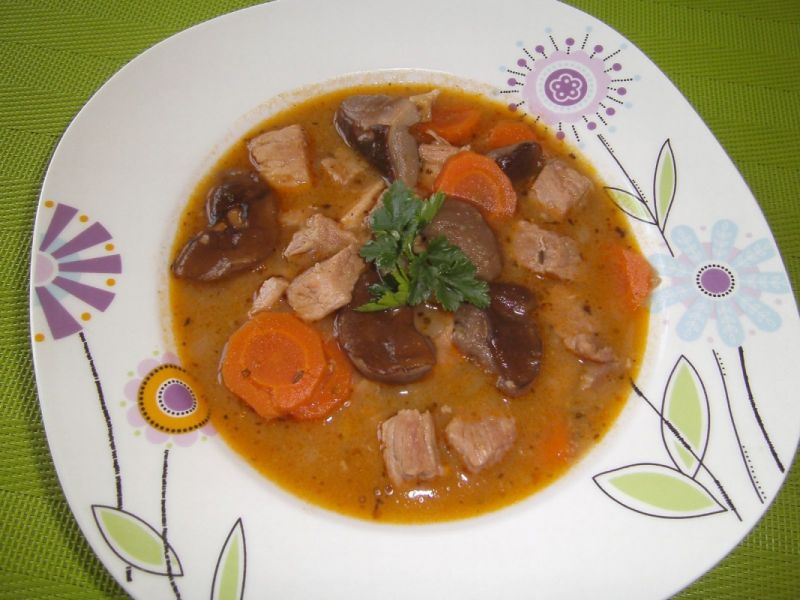 Gulasz z grzybami leśnymi Gulasz z grzybami leśnymi