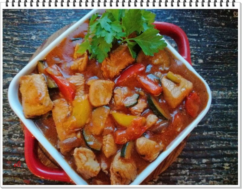 Gulasz z indyka Eli z warzywami Gulasz z indyka Eli z warzywami