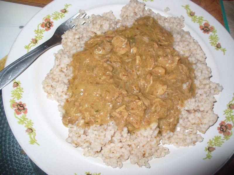 Gulasz z indyka z kaszą jęczmienną