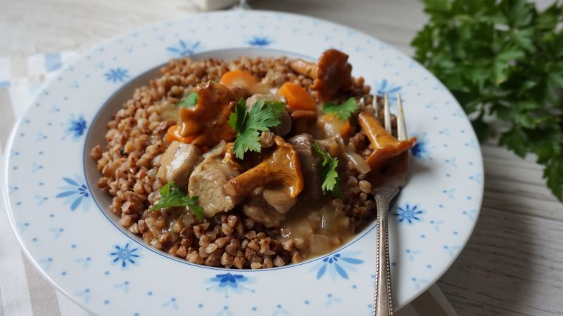 Gulasz z indyka z kurkami