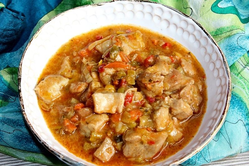 Gulasz z indyka z płatkami papryki 