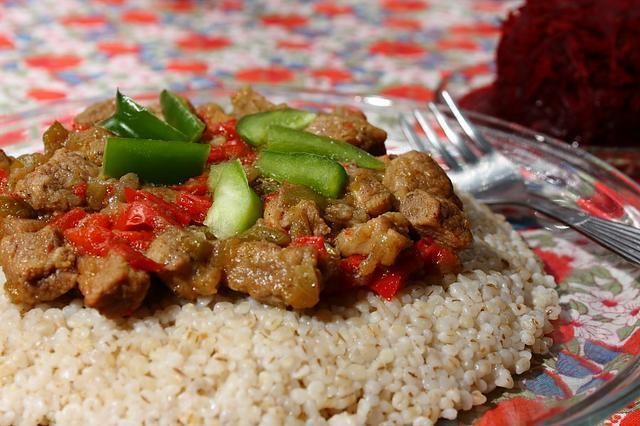 Gulasz z karkówki z sosem sojowym. Gulasz z karkówki z sosem sojowym.