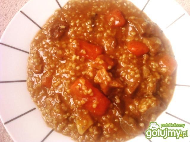 Gulasz z kaszą i grzybami Gulasz z kaszą i grzybami