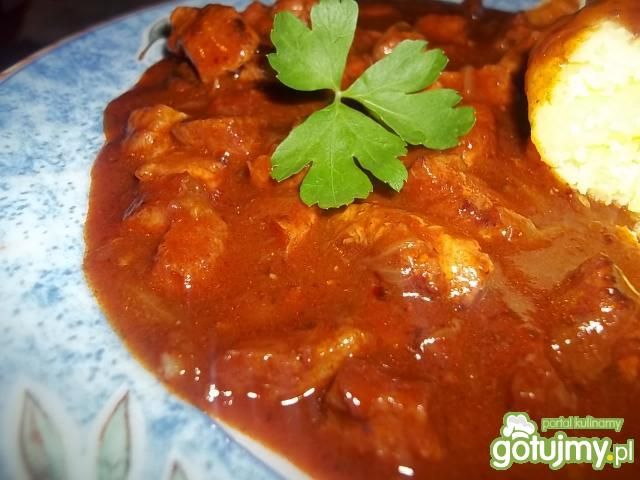 Gulasz z kiełbasą Gulasz z kiełbasą