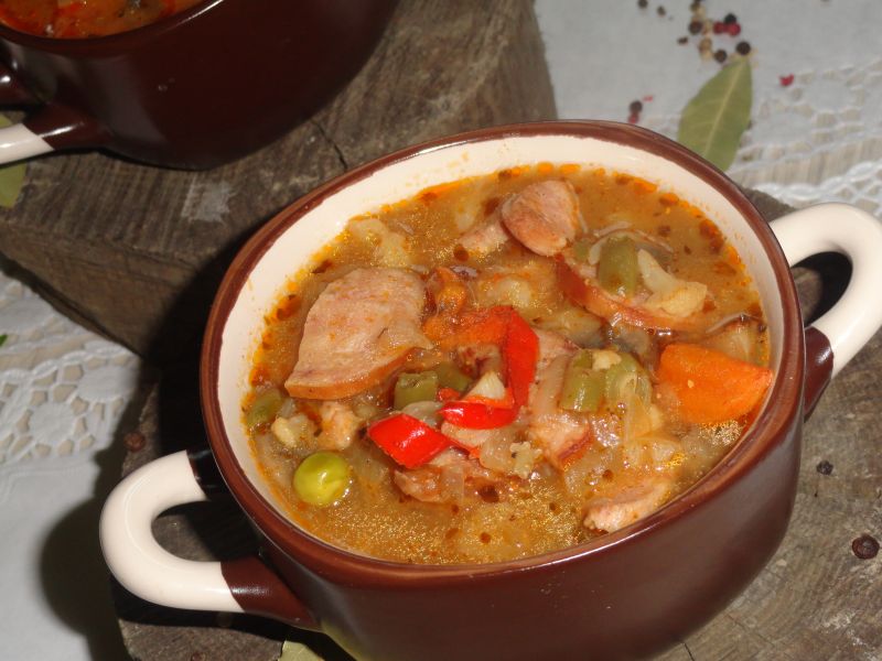 GULASZ Z KIELBASY I WARZYW GULASZ Z KIELBASY I WARZYW