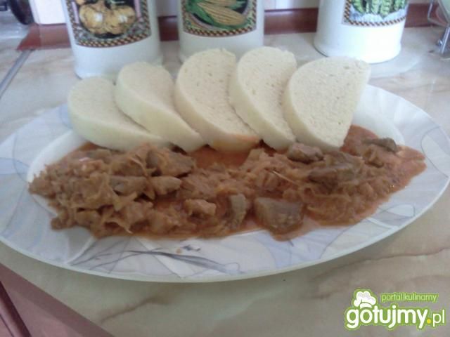 gulasz z kiszoną kapustą